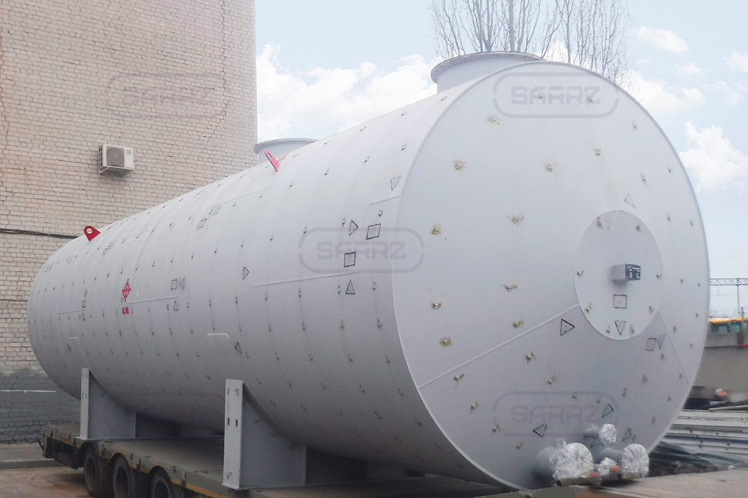 Horizontal tank for oil storage