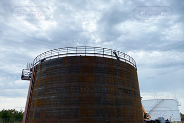 Vertical tank for diesel fuel storage erection